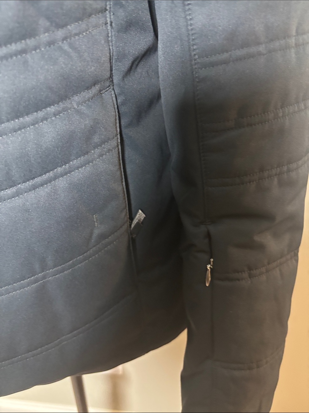 Obermeyer Black Ski Jacket with Faux Fur Trim Hood - Picture 6 of 10